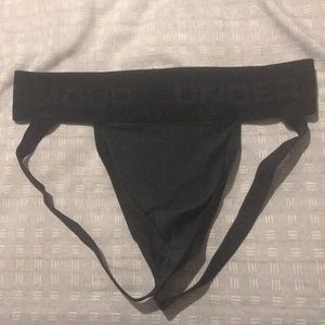 Under Armour NWOT’S black jockstrap, large